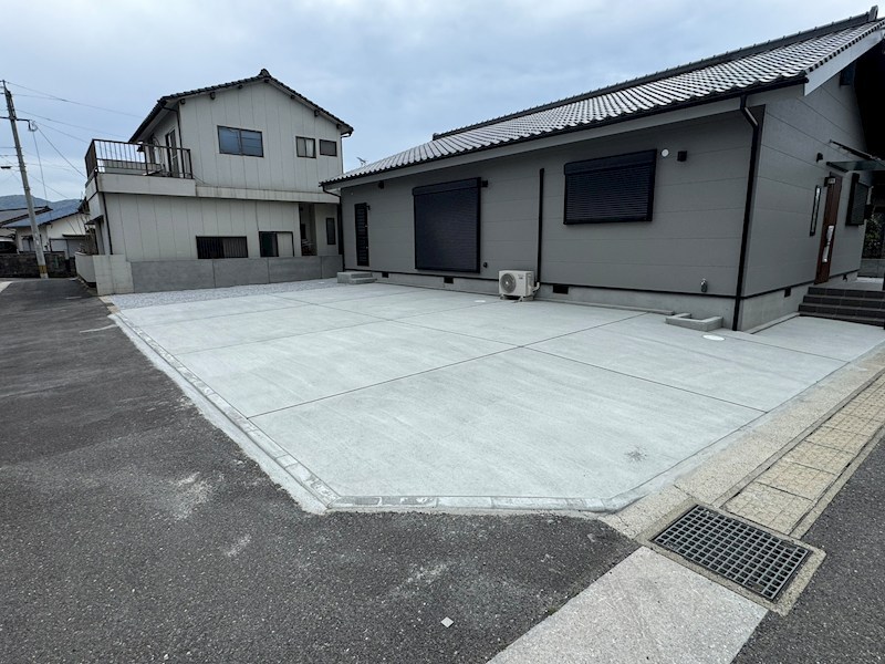 中央台三丁目戸建 現地写真（駐車場）
