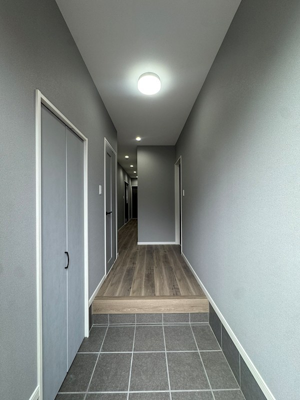 中央台三丁目戸建 現地写真（玄関）