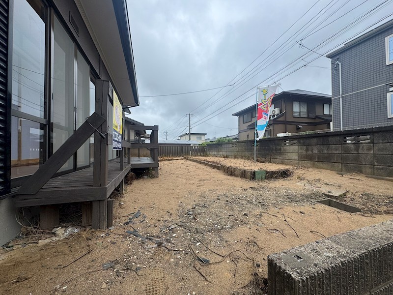 旭台五丁目戸建 現地写真（庭）