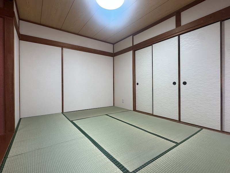 旭台五丁目戸建 内観写真（リビング以外の居室）