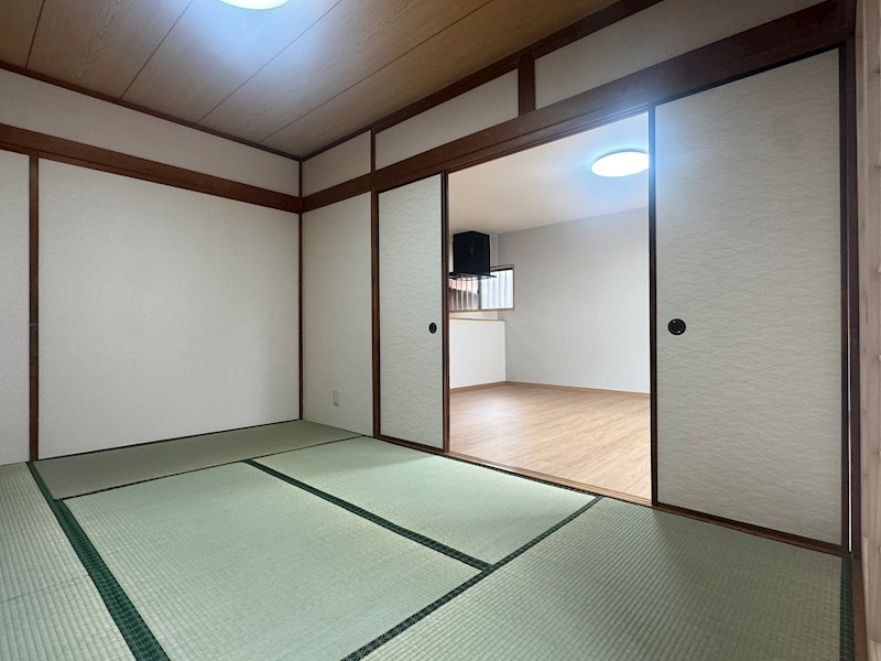 旭台五丁目戸建 内観写真（リビング以外の居室）