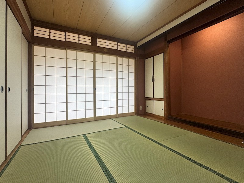 旭台五丁目戸建 内観写真（リビング以外の居室）
