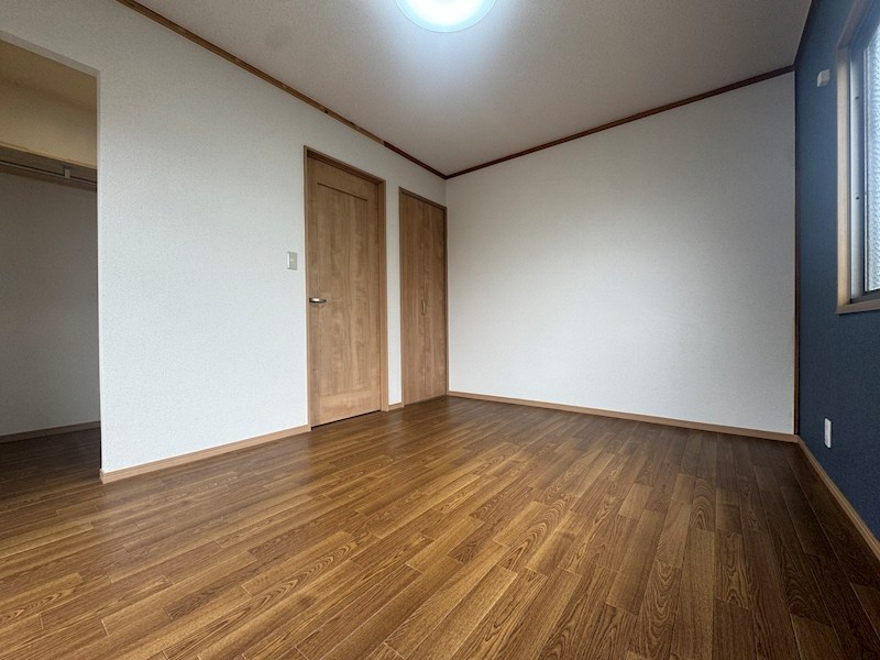 旭台五丁目戸建 内観写真（リビング以外の居室）