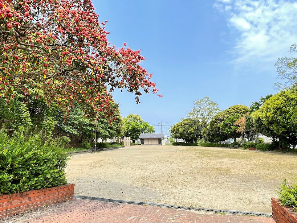 町上津役西二丁目土地 公園
