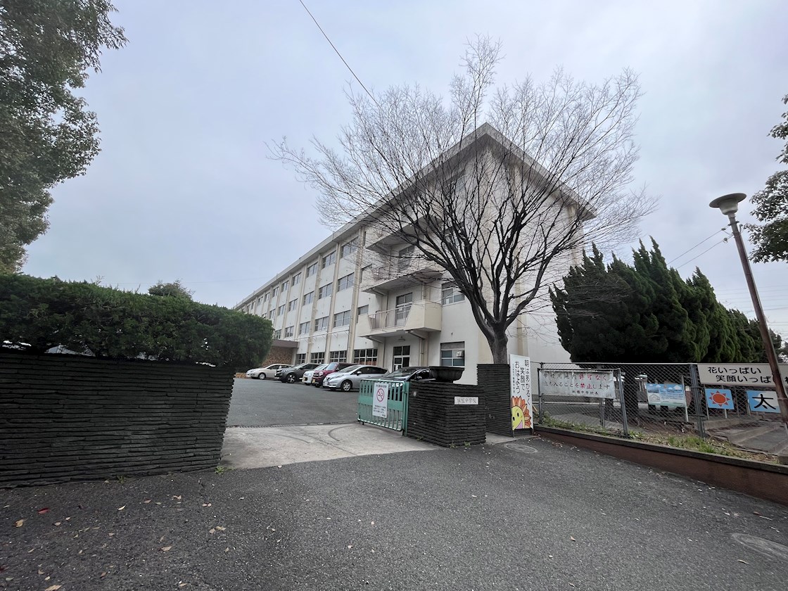 グランドパレス小倉白萩ヒルズ 中学校