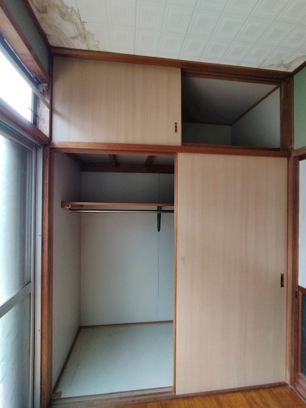 赤坂二丁目4番戸建 内観写真（収納）