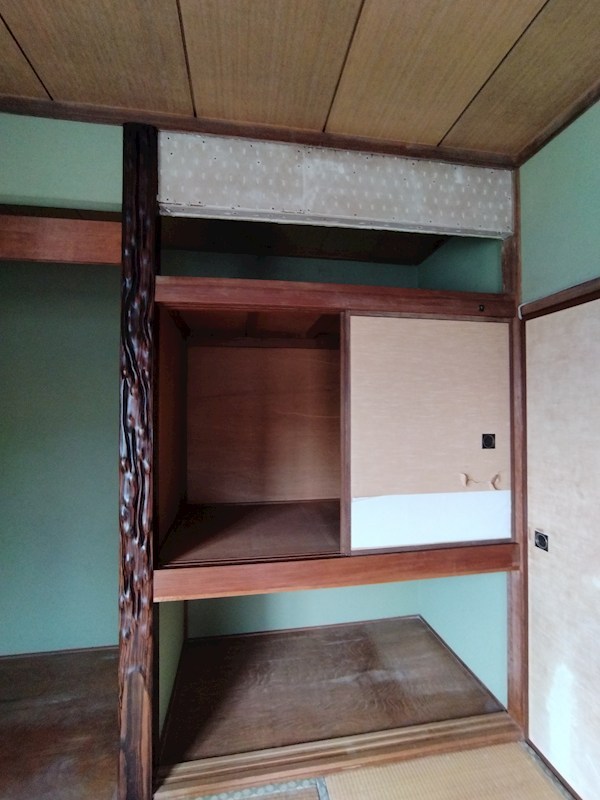 赤坂二丁目4番戸建 内観写真（収納）