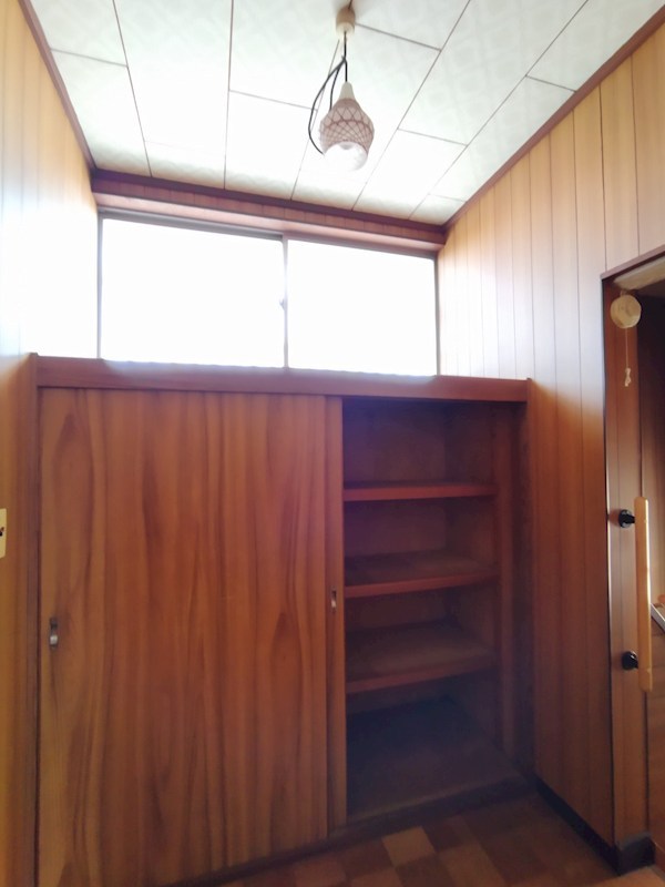 赤坂二丁目4番戸建 内観写真（収納）