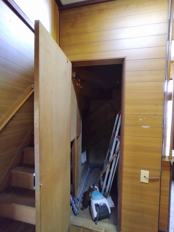 赤坂二丁目4番戸建 内観写真（収納）