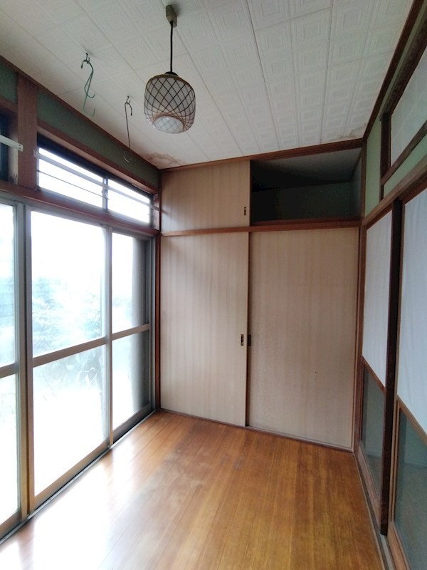 赤坂二丁目4番戸建 内観写真（収納）