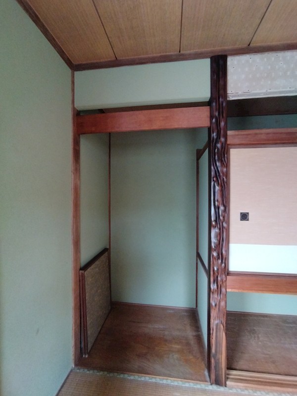 赤坂二丁目4番戸建 内観写真（収納）