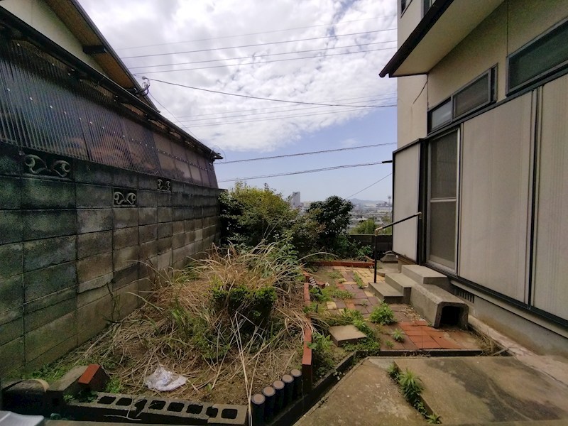 赤坂二丁目4番戸建 現地写真（庭）