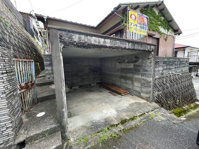大里戸ノ上四丁目戸建 現地写真（駐車場）