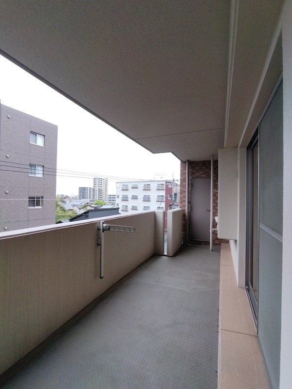 アーティックス柳原町 現地写真（バルコニー）
