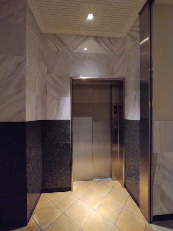 アーティックス柳原町 共用部写真（ロビー）