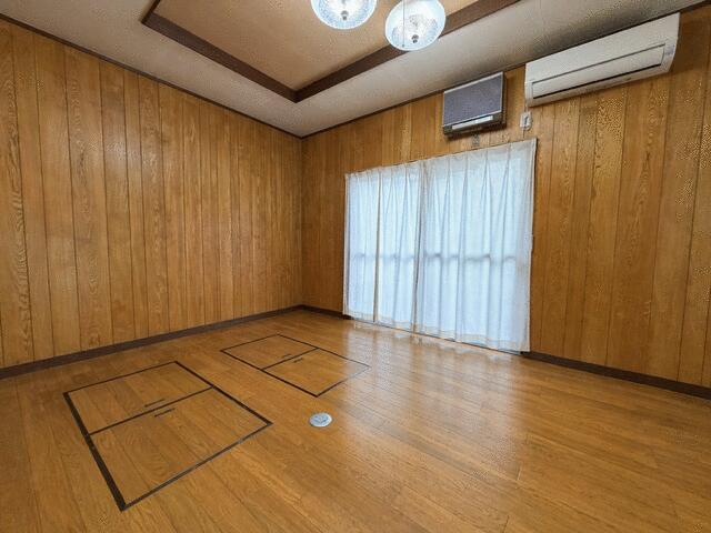 上吉田二丁目戸建 内観写真（リビング以外の居室）