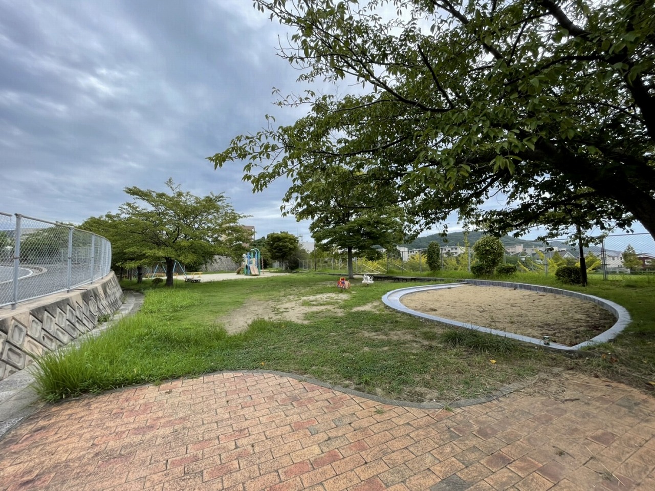 上吉田二丁目戸建 公園