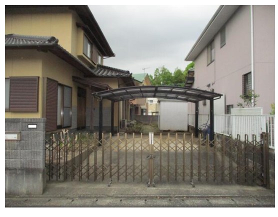 大字下稗田戸建 現地写真（駐車場）
