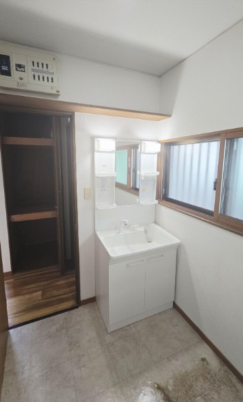 海老津駅南一丁目戸建 内観写真（洗面台・洗面所）