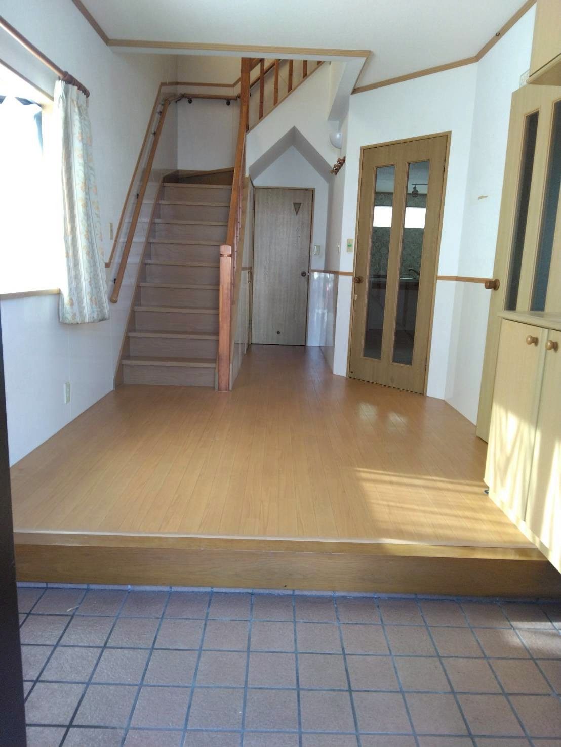 東中間一丁目戸建 現地写真（玄関）