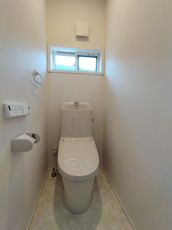 高須東一丁目戸建 内観写真（トイレ）