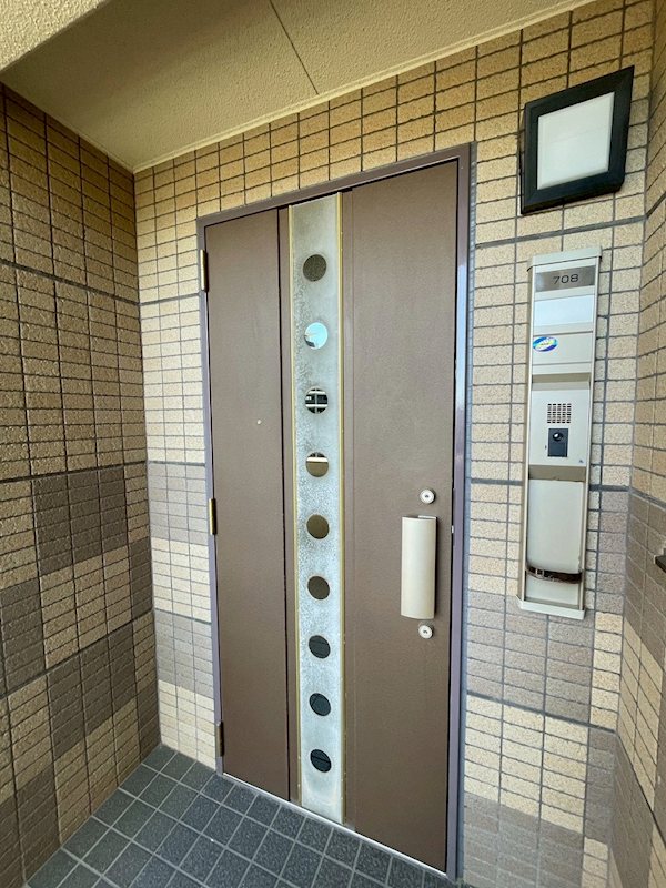 サンパーク青山 現地写真（玄関）