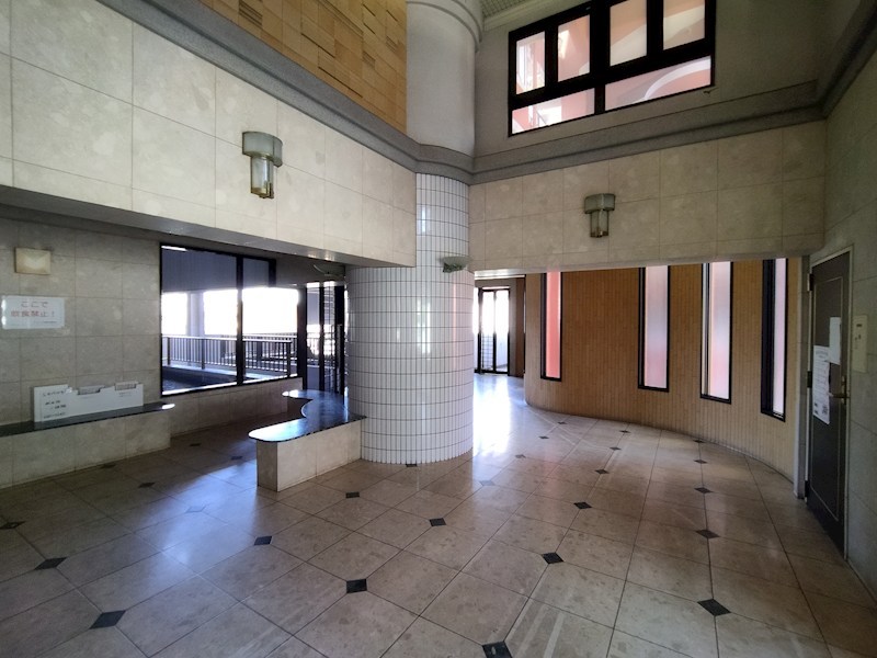 サンライフ小倉原町 共用部写真（エントランス）
