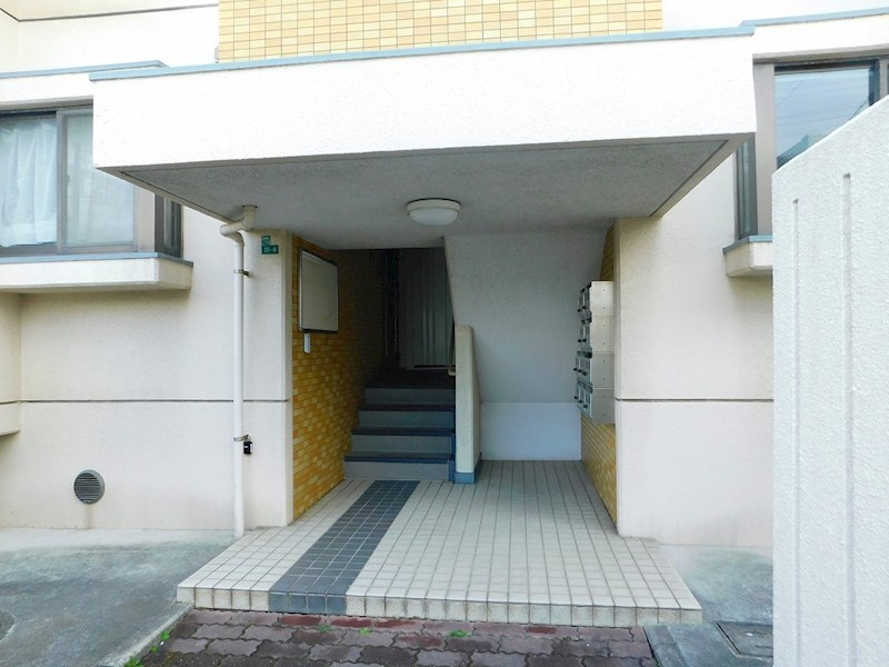 南沼グリーンマンション弐番館 共用部写真（エントランス）