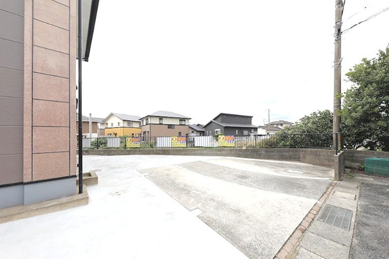 東貫二丁目10番戸建  現地写真（駐車場）