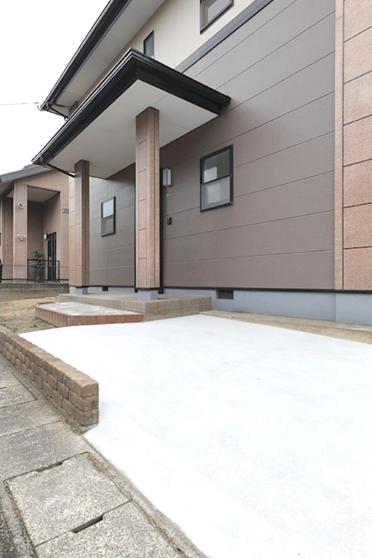 東貫二丁目10番戸建  現地写真（駐車場）