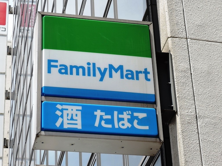 JGMヴェルデ唐の原駅前   コンビニ