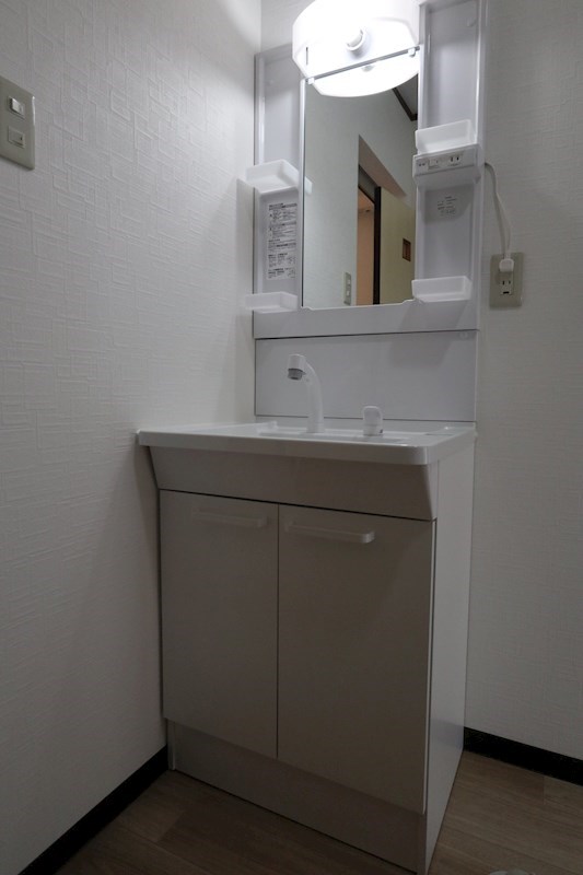 甲賀市水口町山平屋収益物件 内観写真（洗面台・洗面所）