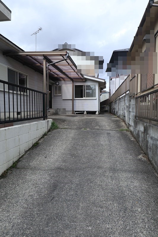 甲賀市水口町山平屋収益物件 現地写真（駐車場）