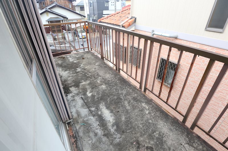 東近江市宮川町　リフォーム済中古戸建 現地写真（バルコニー）