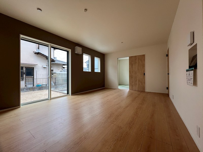 栗東市小平井　アイランドキッチンの新築一戸建て 内観写真（リビング）