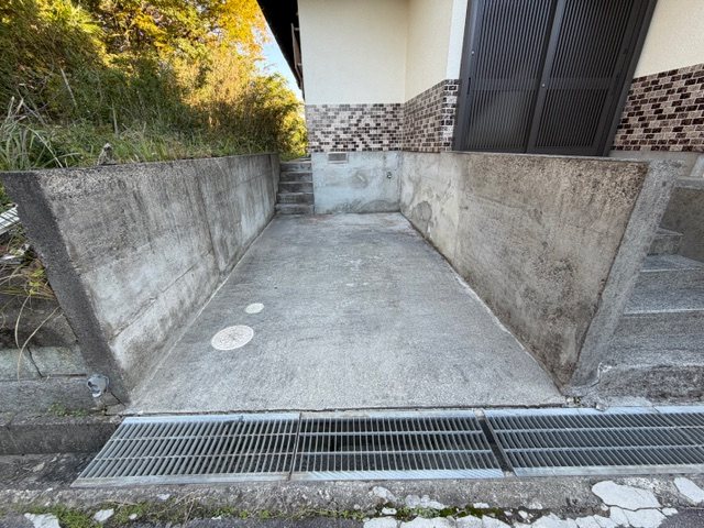 甲南町耕心3丁目リフォーム物件 現地写真（駐車場）