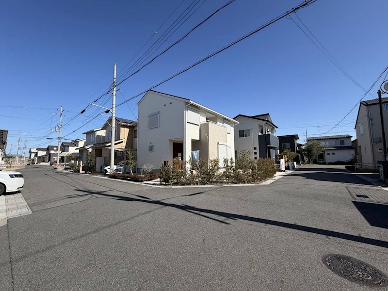守山市川田町　築後未入居のZEH住宅（D-1号地） 現地写真（前面道路含む現地写真）