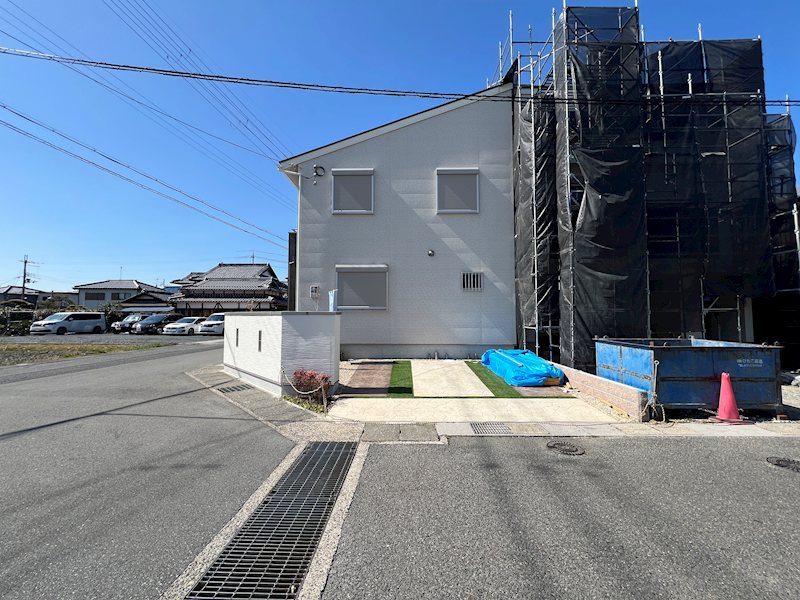 守山市播磨田町　新築戸建 現地写真（駐車場）
