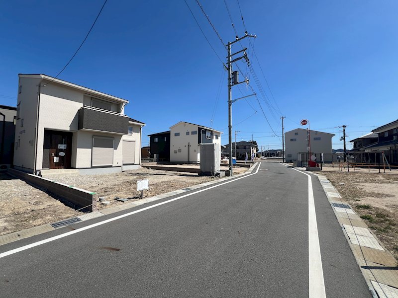 守山市小島町　新築戸建 現地写真（前面道路含む現地写真）