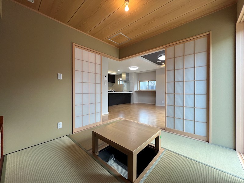 三上 築後未入居戸建 【2-6号地】 内観写真（リビング以外の居室）