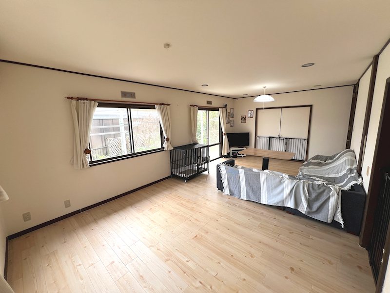 大津市陽明町　中古戸建 内観写真（リビング）