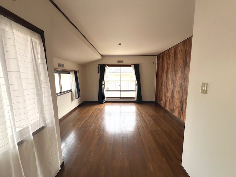 大津市陽明町　中古戸建 内観写真（リビング以外の居室）