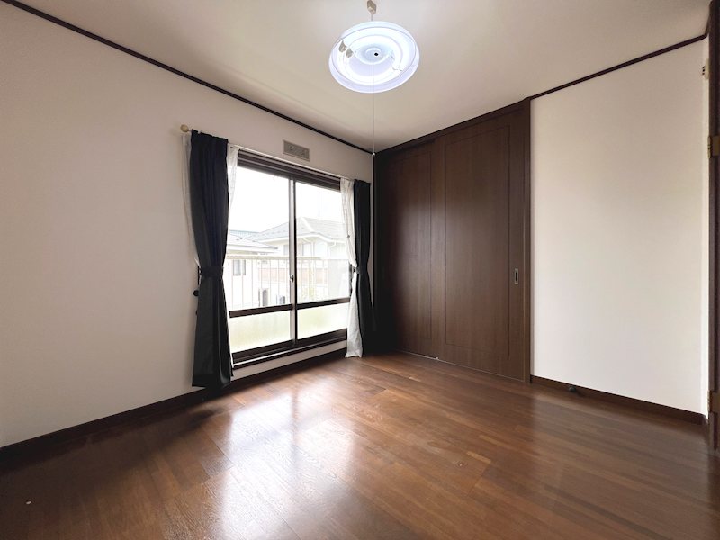 大津市陽明町　中古戸建 内観写真（リビング以外の居室）