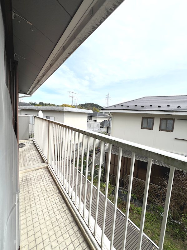 大津市陽明町　中古戸建 現地写真（バルコニー）