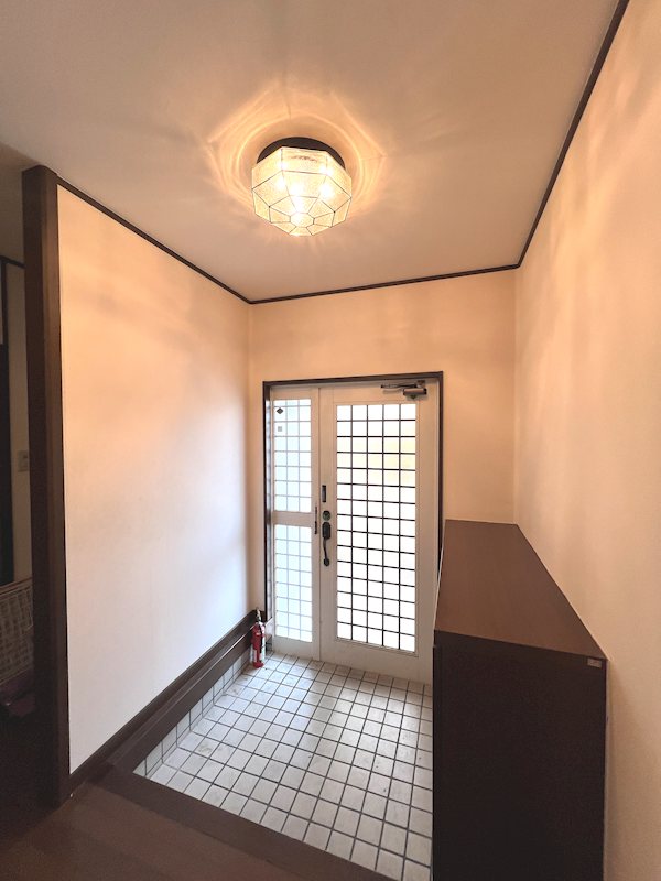 大津市陽明町　中古戸建 現地写真（玄関）