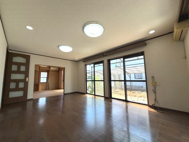 甲賀市甲南町希望ヶ丘本町5丁目　中古戸建 内観写真（リビング以外の居室）