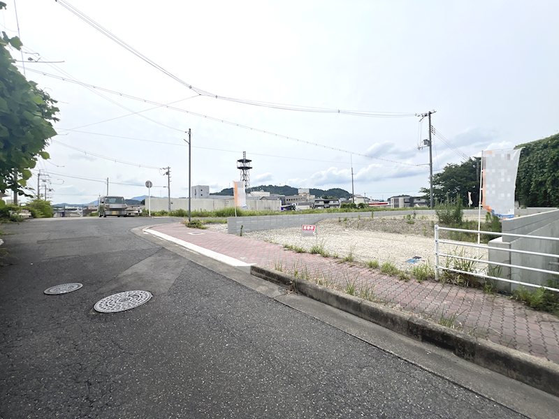 栗東市上鈎　建築条件なし土地（2区画） 現地写真（前面道路含む現地写真）