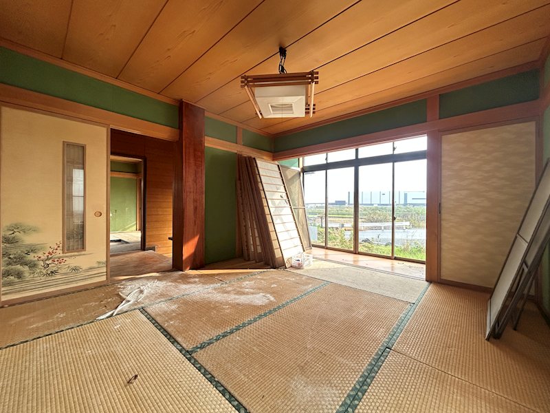 韮崎市龍岡町下條南割　中古 内観写真（リビング以外の居室）