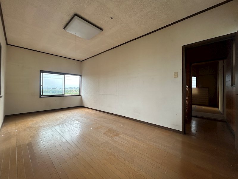 韮崎市龍岡町下條南割　中古 内観写真（リビング以外の居室）
