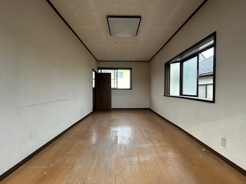 韮崎市龍岡町下條南割　中古 内観写真（リビング以外の居室）